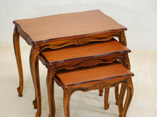 Barokki / rokokoo -sarjapöytä 70-80-luku