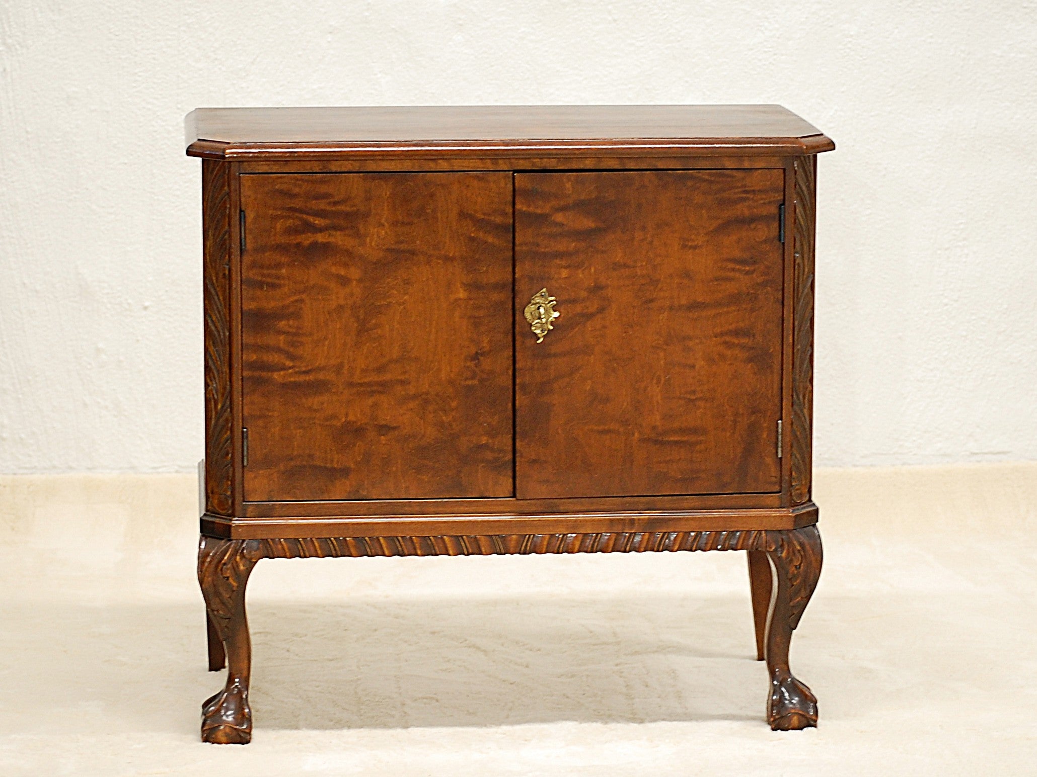 Art Deco / Jugend -kaappi, 70-80-luku