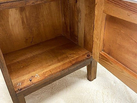 Klassinen pieni kaappi 40-50-luku