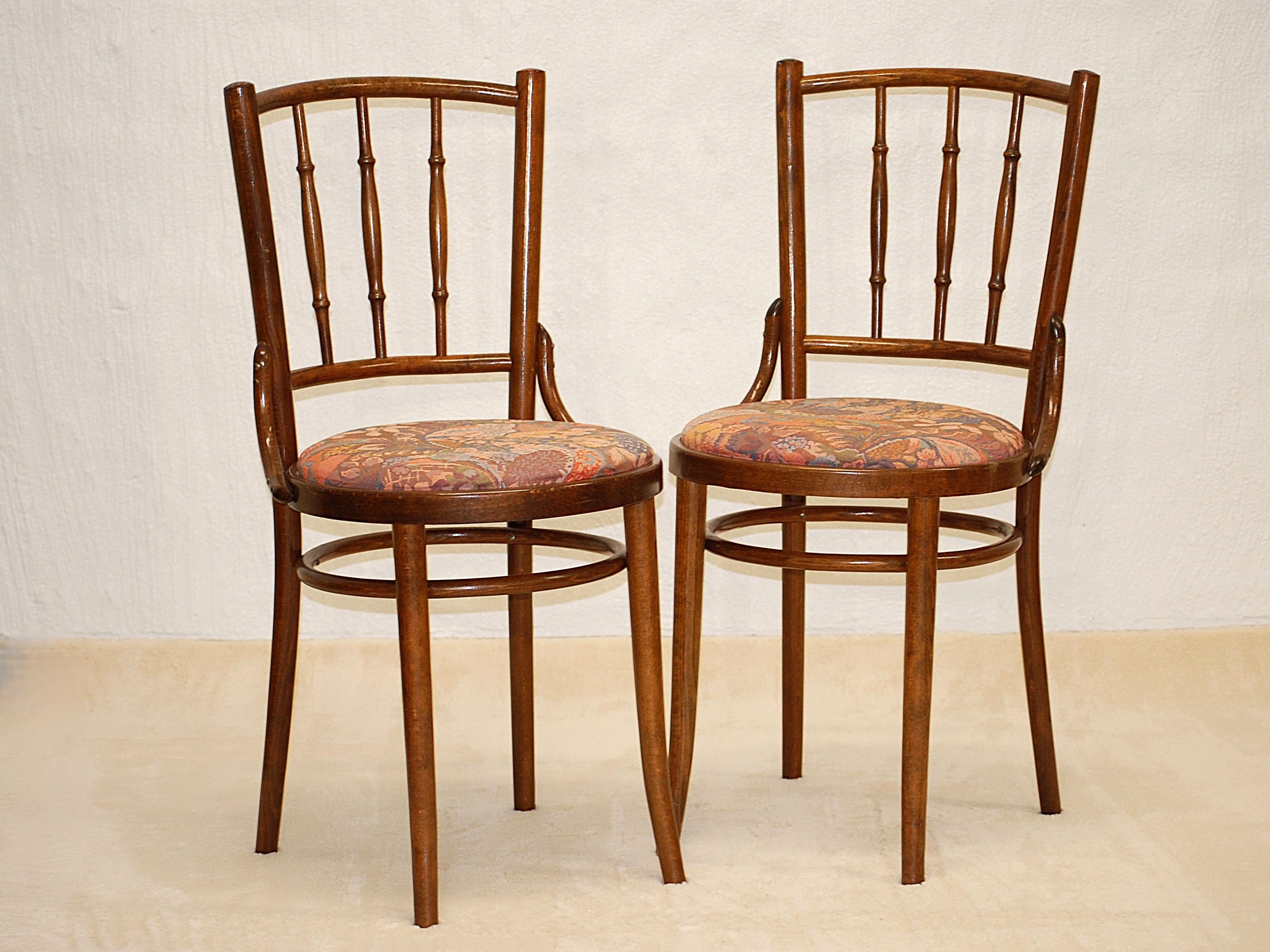 Thonet henkinen 60-70-luvun verhoiltu pinnatuoli (2kpl)